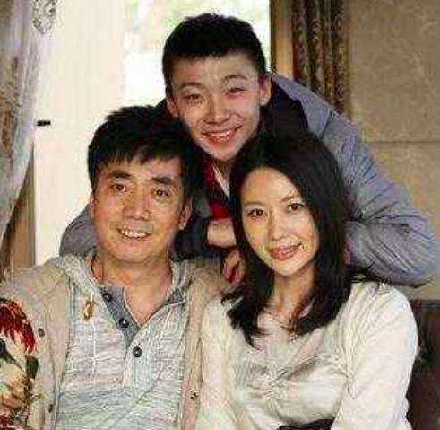 炊事班的故事演员名单，炊事班的故事人物关系表（凭借《炊事班的故事》走红）
