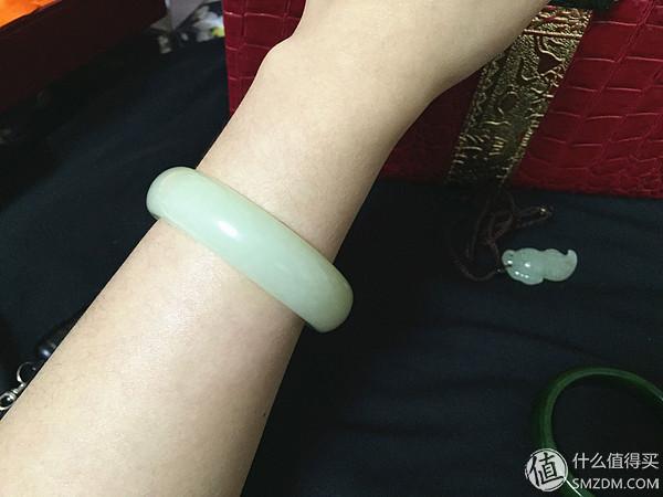 玉石头原石图片，和田玉原石和石头的区别（难得的珠宝玉石原石图谱鉴别大全）