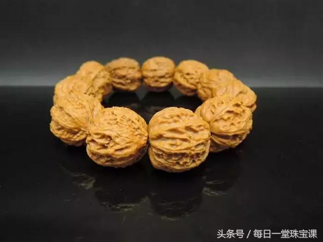 老翡翠可以佩戴吗，戴了翡翠千万不能再戴这5种宝石