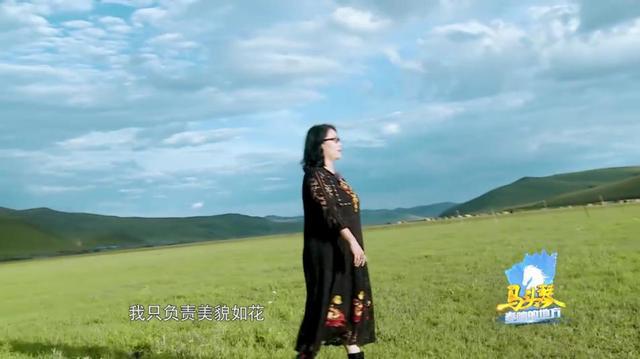 黄渤两个女儿正脸照，这个母亲不简单