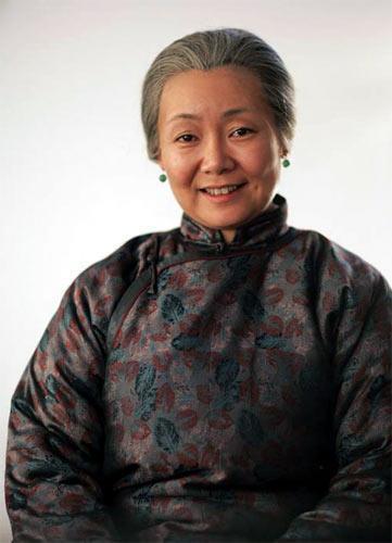 黄渤两个女儿正脸照，这个母亲不简单