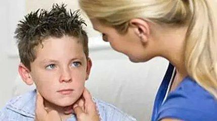流行性腮腺炎的主要症状是什么，小儿流行性腮腺炎有什么症状