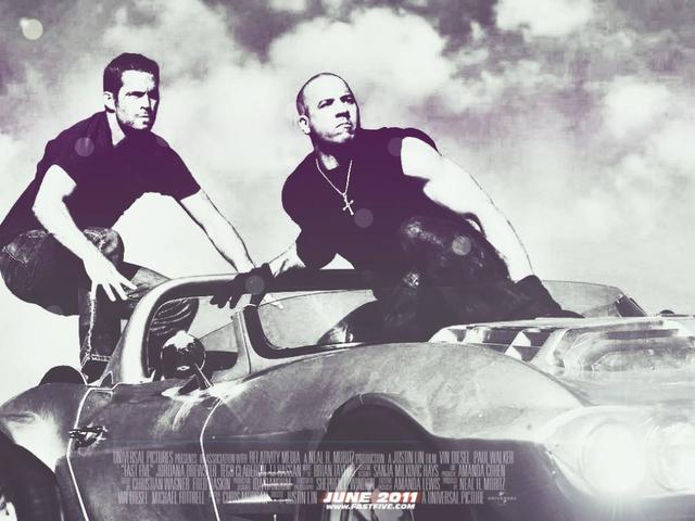 钢铁风暴必玩的游戏，钢铁战队一个不远万里