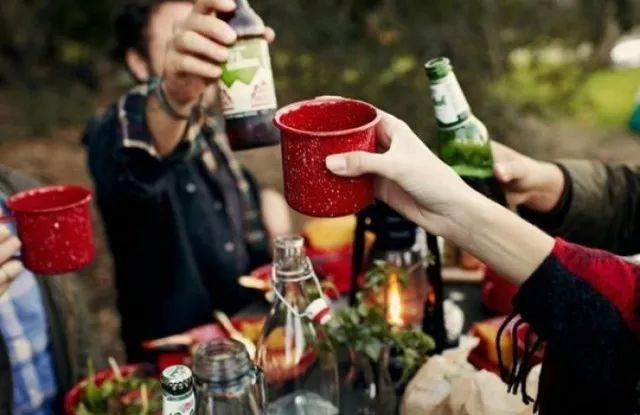 团建聚餐小游戏室内多人互动，聚会游戏精华整理