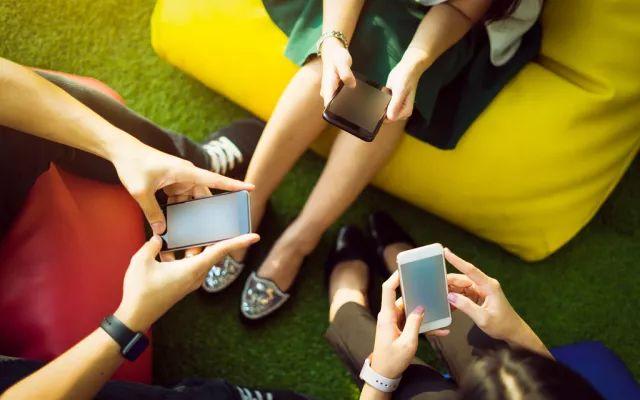 团建聚餐小游戏室内多人互动，聚会游戏精华整理