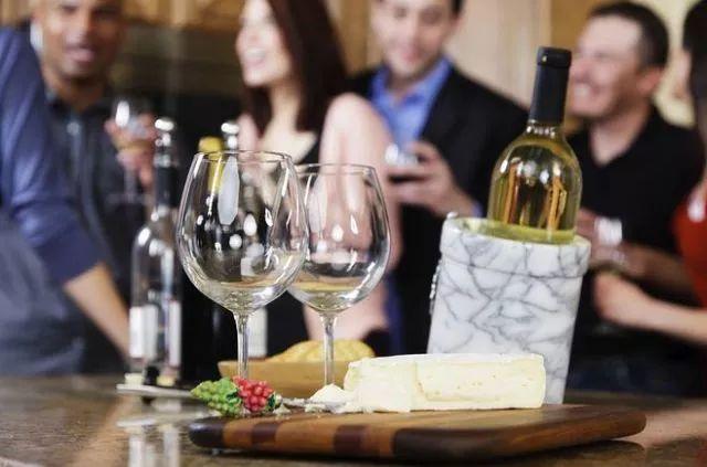 团建聚餐小游戏室内多人互动，聚会游戏精华整理