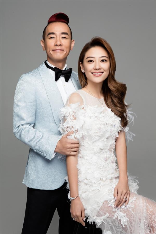 陈小春应采儿风格照，陈小春手心里的宝