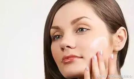 皮肤暗黄可能是什么原因，皮肤暗黄的原因你了解多少呢