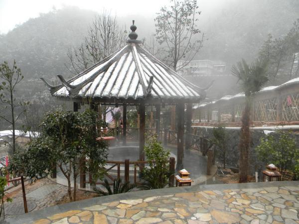 泰顺氡泉度假村温泉池，7月探秘中国罕见的氡泉泉眼