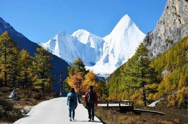 亚丁稻城旅游攻略，稻城亚丁自驾游攻略和费用（痛并快乐着的旅行）