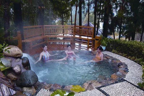 泰顺氡泉度假村温泉池，7月探秘中国罕见的氡泉泉眼