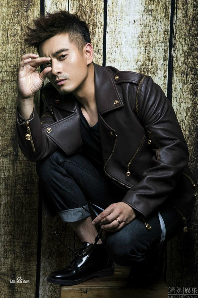 陈龙章龄之婚纱照，陈龙章龄之夫妻合体默契十足（章龄之晒自拍撞脸吴昕）