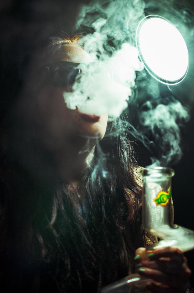 早安美图171123：喝最烈的酒，抽最凶的烟，做最爱做的事