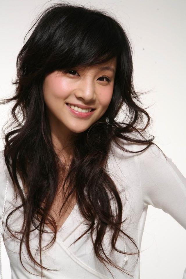 陈龙章龄之婚纱照，陈龙章龄之夫妻合体默契十足（章龄之晒自拍撞脸吴昕）