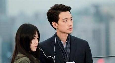 krystal李钟硕，李钟硕评价郑秀晶