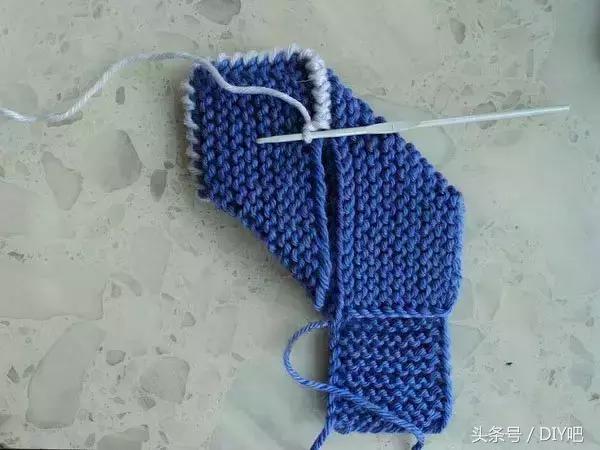 手工编织毛线拖鞋简单款式，简单实用的大人小孩毛线拖鞋针织方法图解
