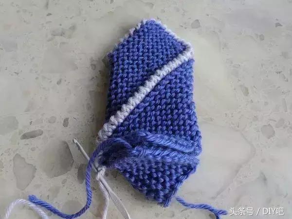 手工编织毛线拖鞋简单款式，简单实用的大人小孩毛线拖鞋针织方法图解