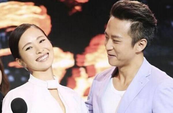 刘亦菲跟男星的剧照，因和邓超传绯闻被演封杀8年