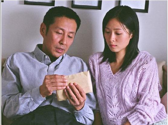 刘亦菲跟男星的剧照，因和邓超传绯闻被演封杀8年