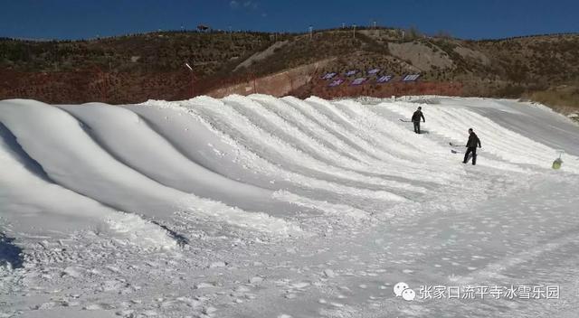 冰雪大世界在哪，张家口明湖冰雪大世界在哪（晶莹剔透的梦幻国度——冰雪大世界）