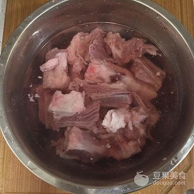 清炖羊排萝卜汤，清炖羊肉炖萝卜的做法（你一定喜欢的萝卜清炖羊肉羊排）
