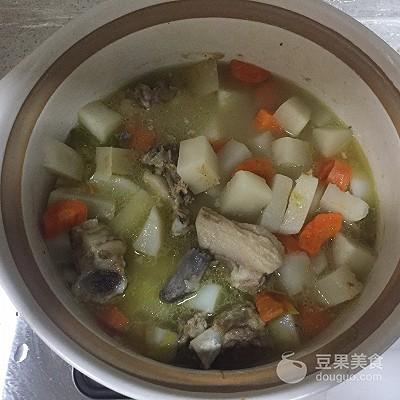 清炖羊排萝卜汤，清炖羊肉炖萝卜的做法（你一定喜欢的萝卜清炖羊肉羊排）
