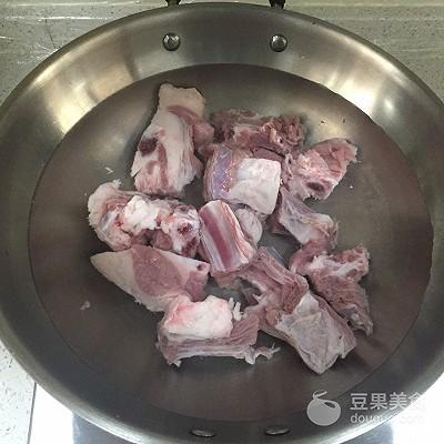 清炖羊排萝卜汤，清炖羊肉炖萝卜的做法（你一定喜欢的萝卜清炖羊肉羊排）