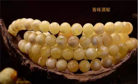 血珀和蜜蜡哪个好，蜜蜡与琥珀哪个更好（琥珀和蜜蜡，到底哪个更好）