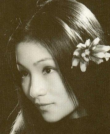 郑佩佩个人资料，郑佩佩演过的电视剧有哪些（76岁郑佩佩：39岁生四胎）