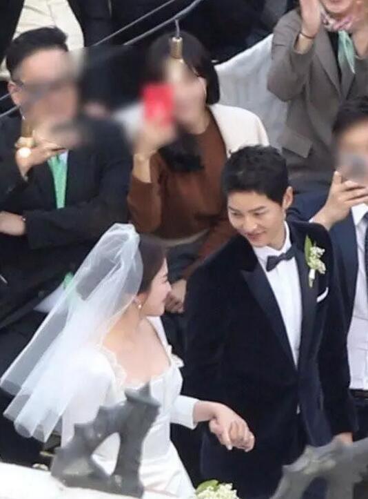 宋慧乔宋仲基结婚典礼现场曝光，双宋大婚现场直击