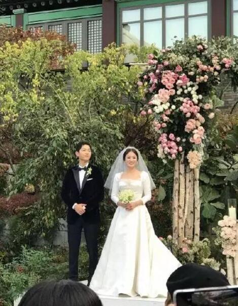 宋慧乔宋仲基结婚典礼现场曝光，双宋大婚现场直击