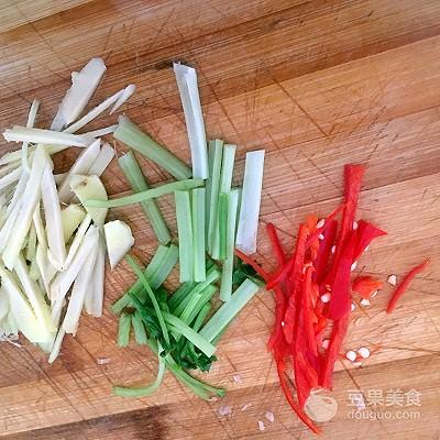 清蒸黄花鱼蒸几分钟，清蒸黄花鱼的做法