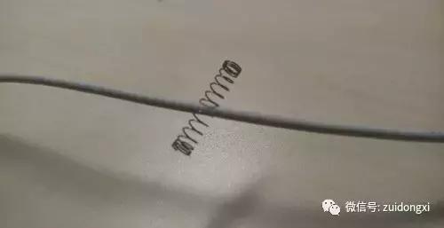 苹果手机数据线，苹果手机数据线最长使用寿命