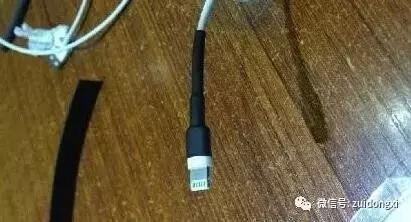 苹果手机数据线，苹果手机数据线最长使用寿命