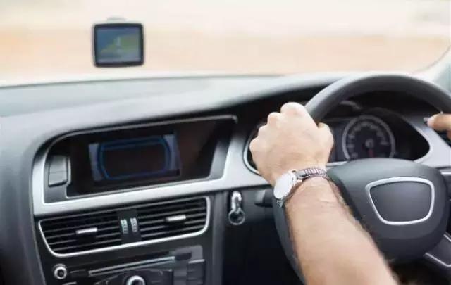 中石油中石化可以混着加吗，到底加中石化还是中石油