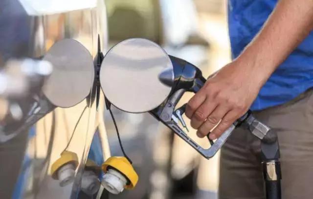 中石油中石化可以混着加吗，到底加中石化还是中石油