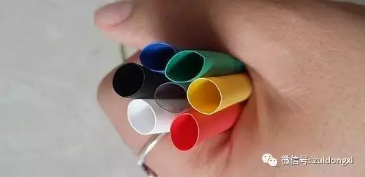 苹果手机数据线，苹果手机数据线最长使用寿命