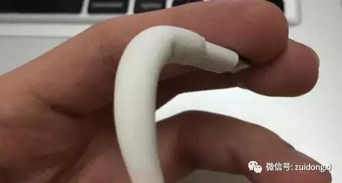 苹果手机数据线，苹果手机数据线最长使用寿命