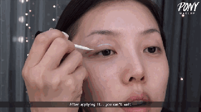 怎么贴双眼皮贴，手把手教你给自己贴双眼皮贴（手把手教你贴双眼皮贴）