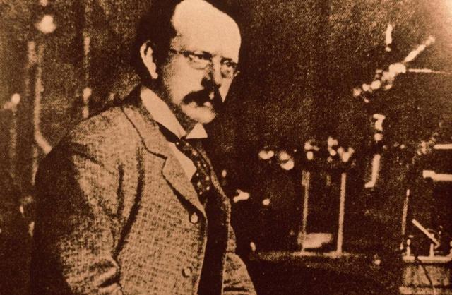 徐光启的历史贡献是什么，编制历法与翻译几何