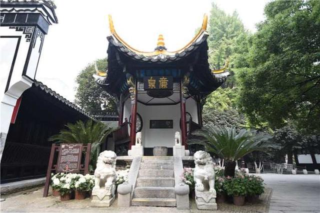 包青天是哪里人，包拯包青天是一个人吗（历史上著名的包公包青天长眠之地原来在这里）