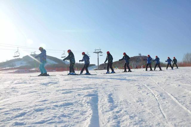 吉林市十大滑雪场，江南美女打卡吉林四大滑雪场