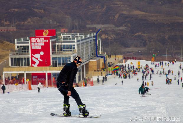 西安白鹿原滑雪场，西安哪里的滑雪场比较好一点