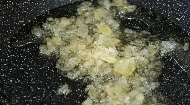 最简单的家常酱肘子的做法，大厨教你家庭版“酱肘子”只需要注意这几步