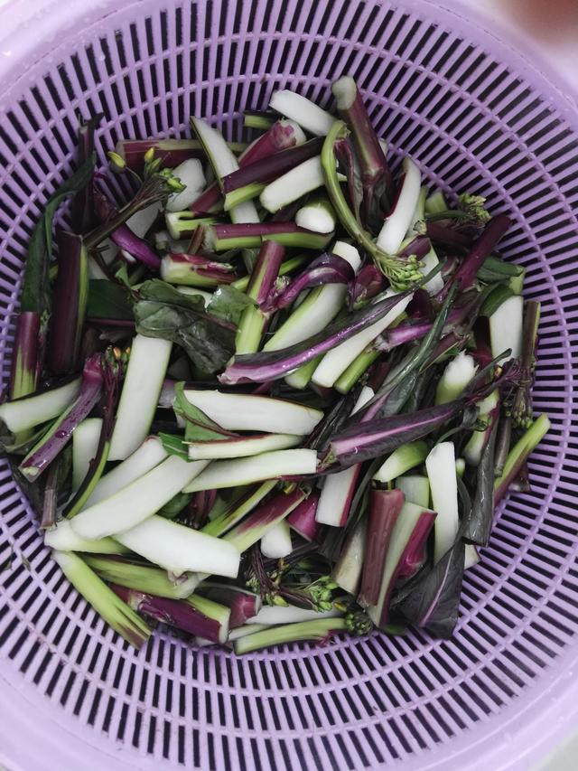 大厨凉拌红菜苔的做法，公安菜——拌红菜苔