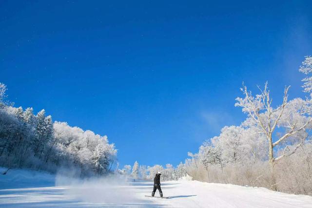 吉林市十大滑雪场，江南美女打卡吉林四大滑雪场