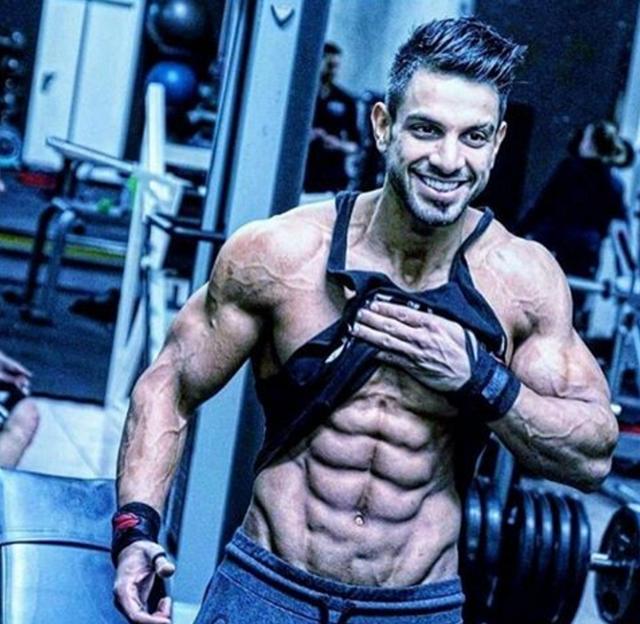 8个动作每天10分钟，一个动作七天让腹肌变得更明显