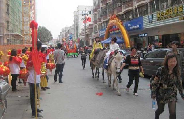 适合穷人开的小店，这么多白手起家创业点子（适合穷人白手起家的十个创业点子）