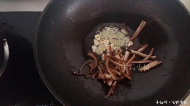 肉皮怎么做好吃，肉皮怎么做好吃又软不腻（猪皮5种最好吃的做法）