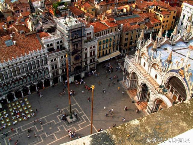 万物皆虚万事皆允文字壁纸，万物皆虚万事皆允